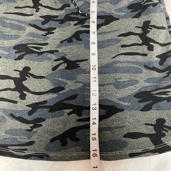 | Sundry | Green Camo Saturday Skirt, Camouflage Mini Knit Skirt. Size 1. - Picture 8 of 8
